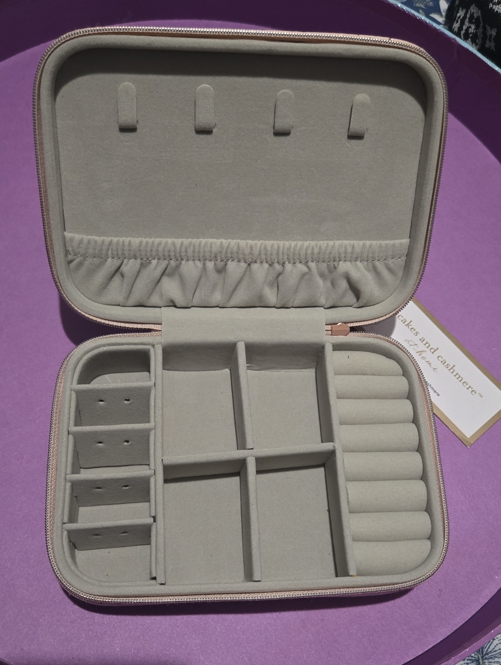 cupcakes and cashmere Pink Jewelry Organizer